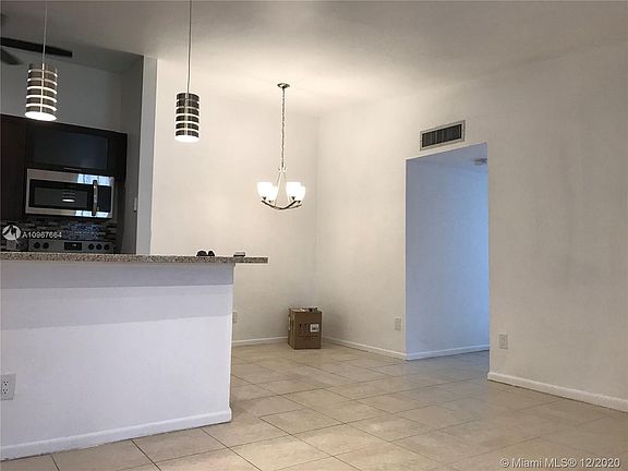 4th image of 809 NE 199th St #2027