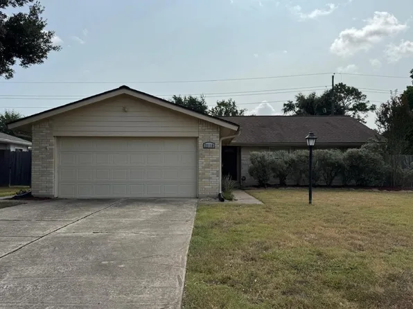 22110 Meadowhill Dr, Spring, TX 77389