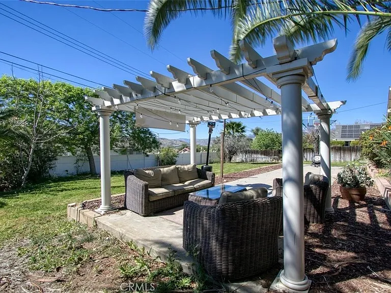 11758 Grant Dr — Photo 45