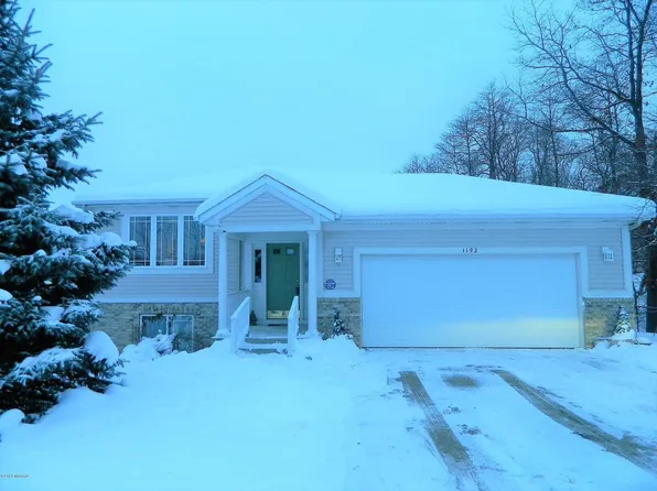 1193 Windemere Dr NE, Comstock Park, MI 49321