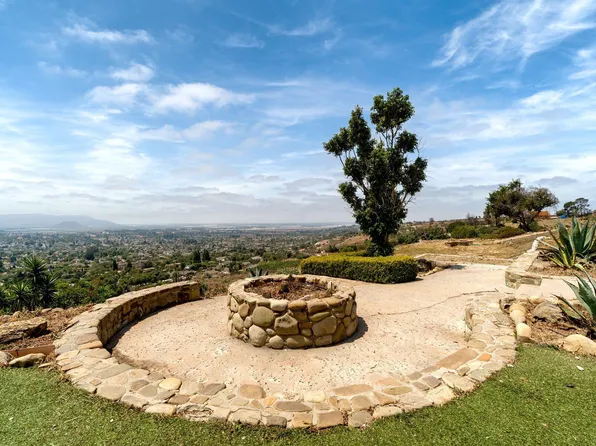 55 Santa Cruz Way, Camarillo, CA 93010