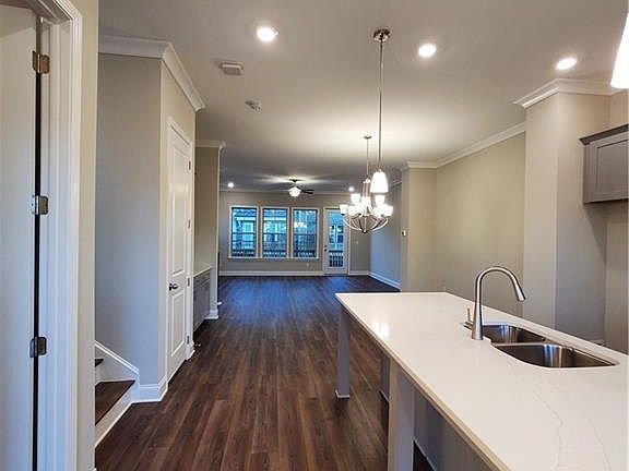 4th image of 5030 Pinckney Ln