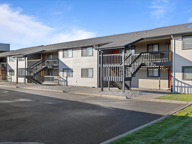 Brix Apartments — Photo 8