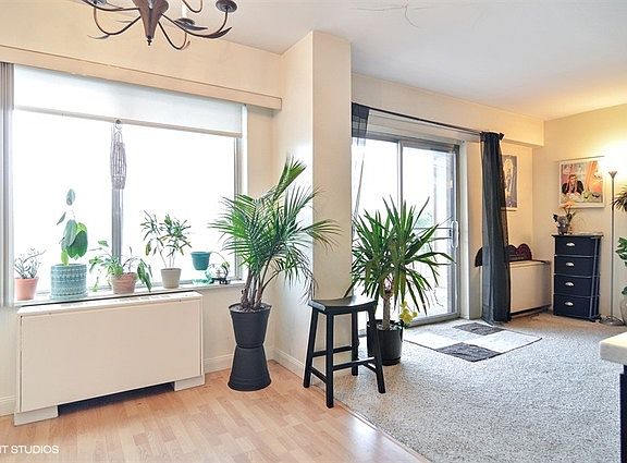 5th image of 7141 N Kedzie Ave APT 307