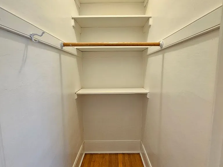 Knickerbocker Apartments — Photo 47