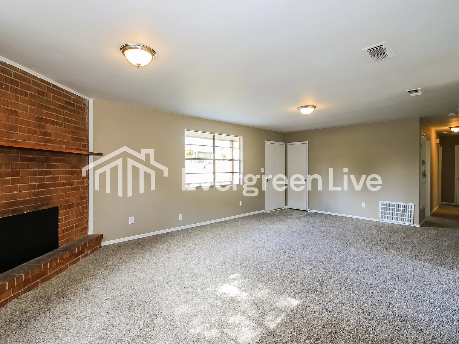 3 bed, 2.0 bath, 1377 sqft, $1,245 — Photo 3