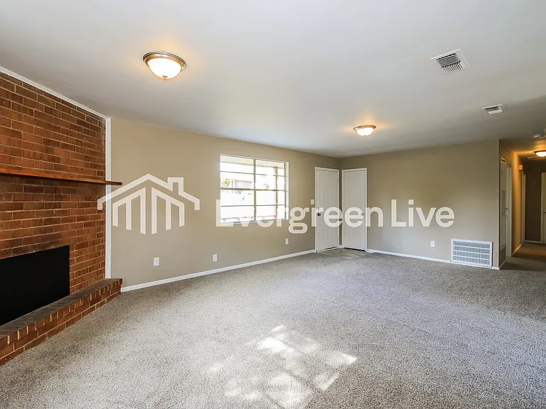 3701 Hickory Cove Rd — Photo 3