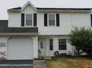35 Seabreeze Sq, Freehold, NJ 07728