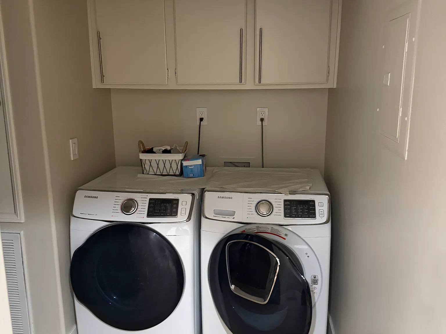 4630 Woodley Ave — Photo 4