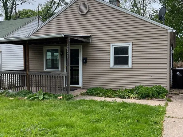 2121 N Broadway St, Peoria, IL 61604