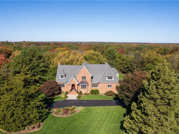 12110 Iron Forge Dr, Midlothian, VA 23113