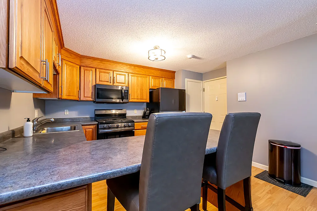 2 bed, 810 sqft, $2,300 — Photo 4
