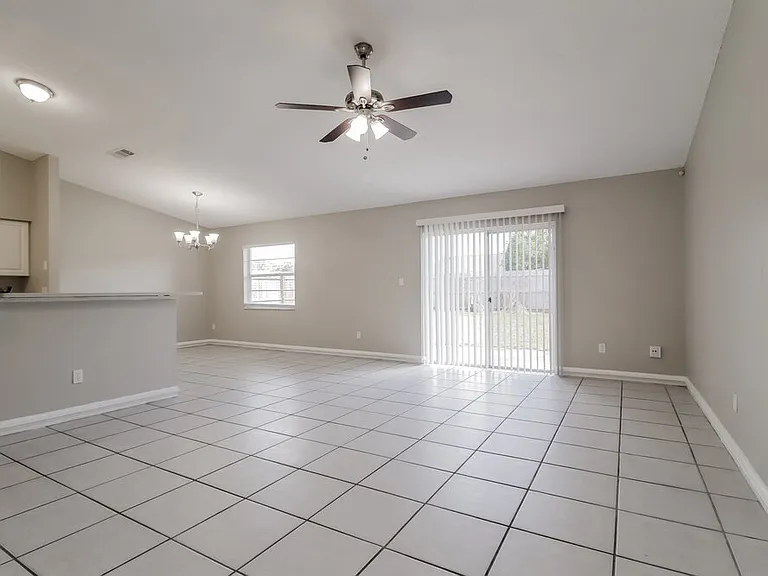 5437 Wauchula Ct — Photo 4