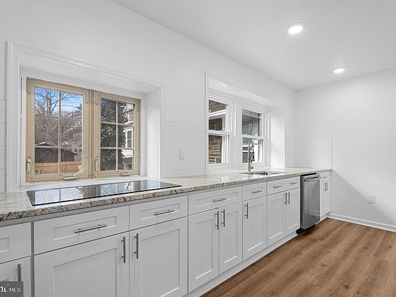 5th image of 162 Union Ave