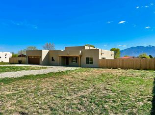 34 Medina Ln, Taos, NM 87571