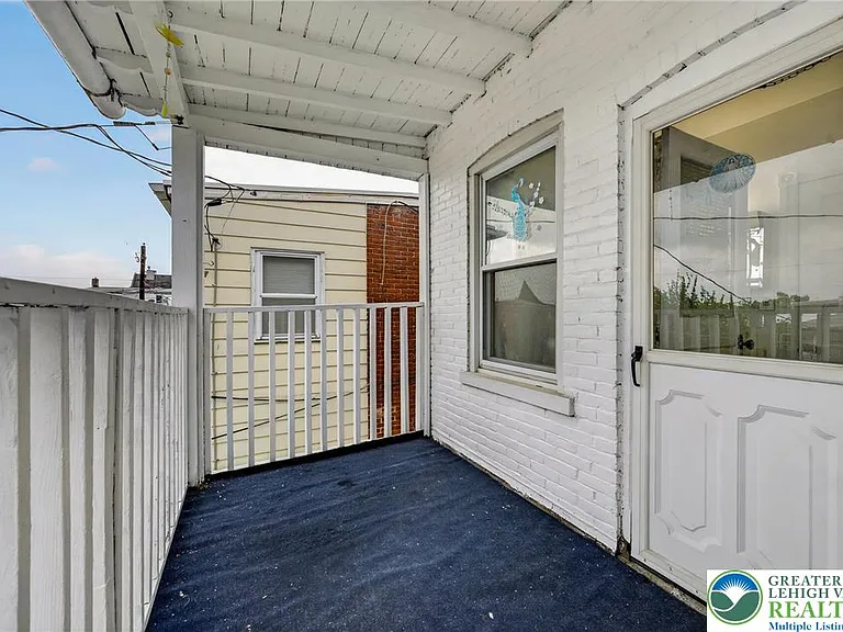 626 N 11th St — Photo 28