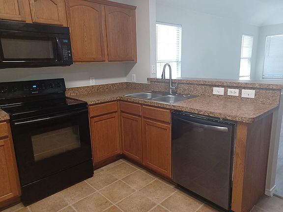 5th image of 4005 Houston Dr