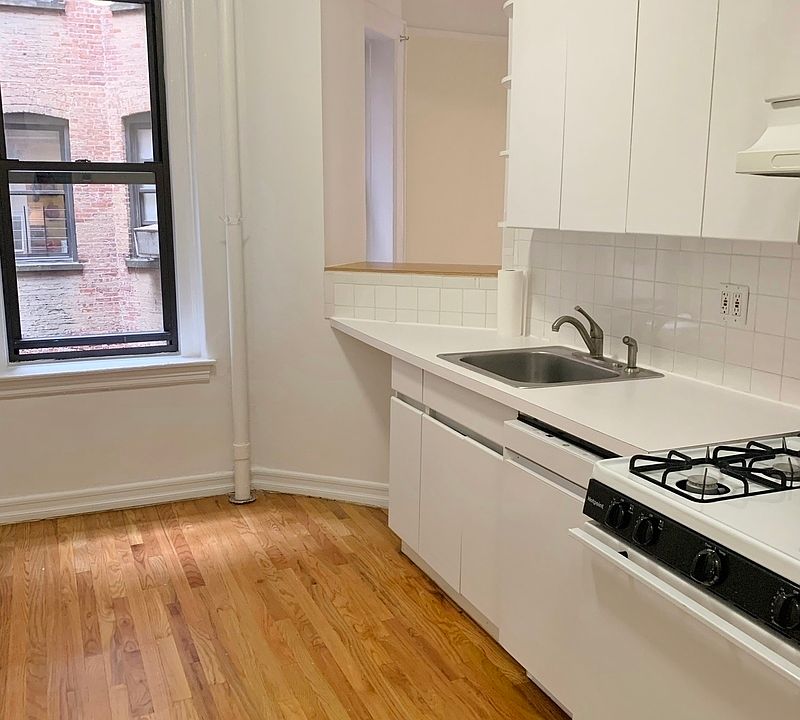 1st image of 31 Tiemann Pl APT 28