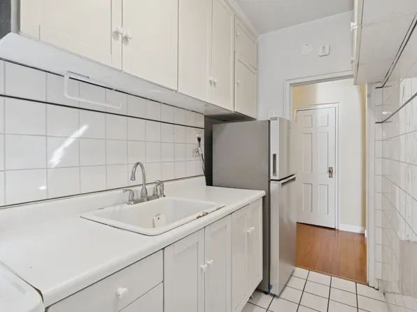 110-31 73rd Road image 3 of 10