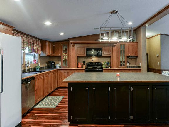 3rd image of 10 Thistle Ln