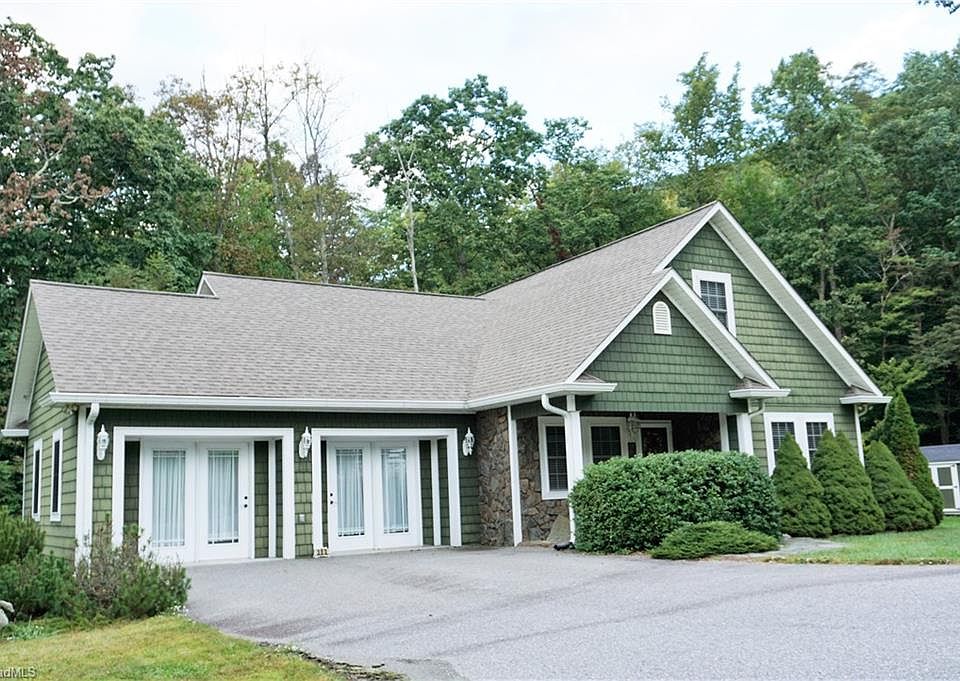 1st image of 303 Vannoy Dr