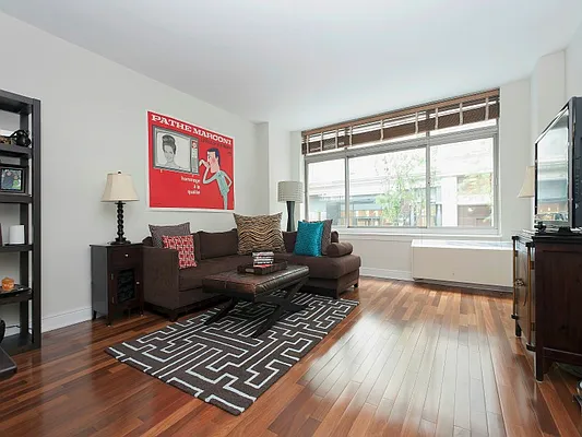 Rented by Sotheby's International Realty | media 18