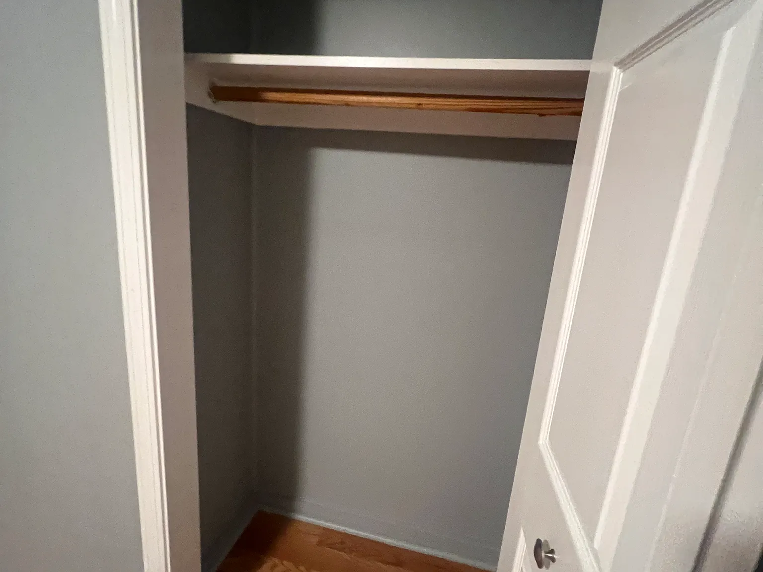 3 bed, 900 sqft, $2,000 — Photo 2