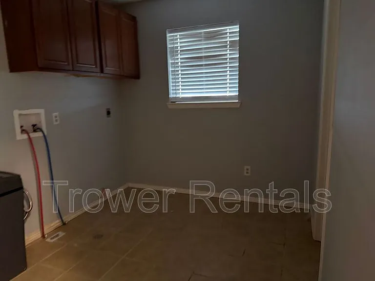 9016 W Valley Meadow Ln — Photo 8