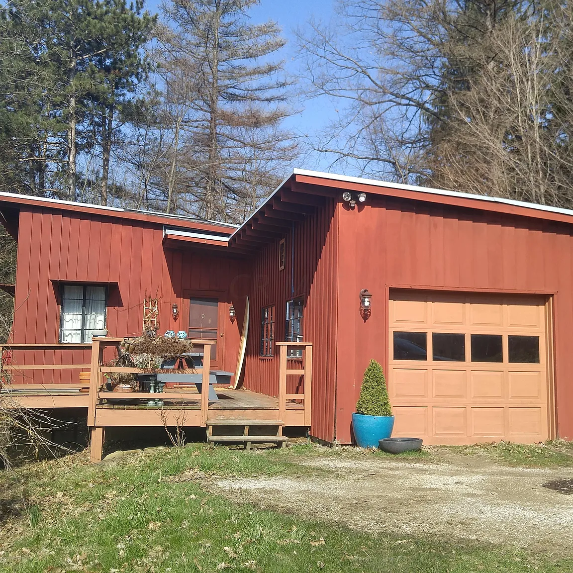 1281 Burg St photo 1