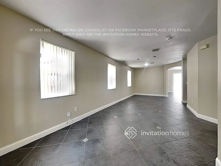15050 SW 9th Ter — Photo 4