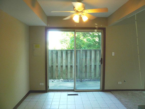 4th image of 3S126 Timber Dr #2-A