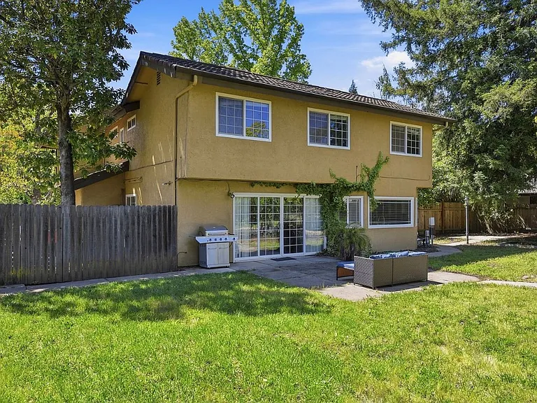 3283 Cambridge Rd — Photo 38