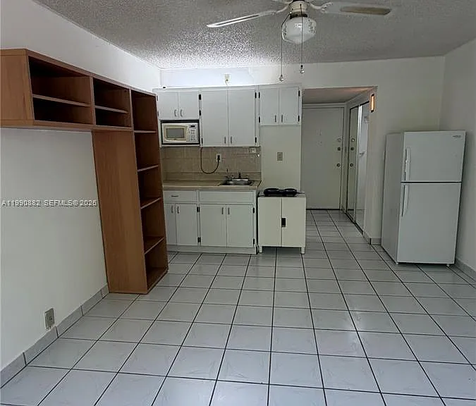 6484 Indian Creek Dr #107 — Photo 11