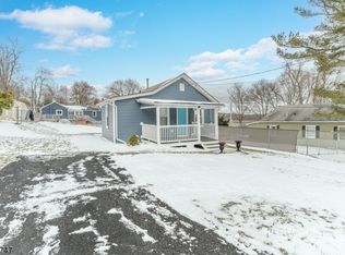 18 Outlook Ave, Budd Lake, NJ 07828