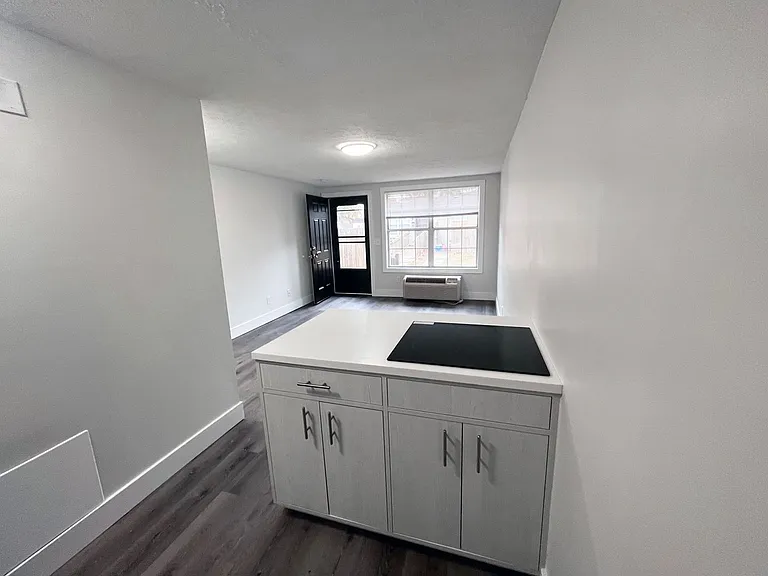 Pine Grove Apartments — Photo 37