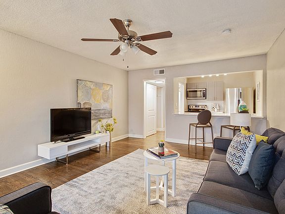 2nd image of 3531 Gillham Rd #507eb1bc7