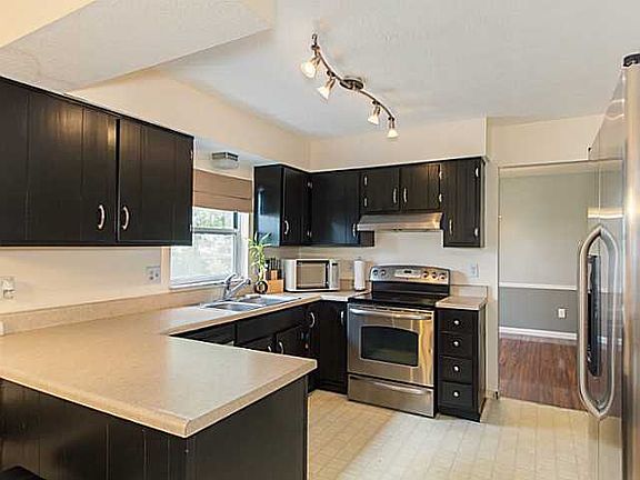 2nd image of 13521 Falmouth Ave