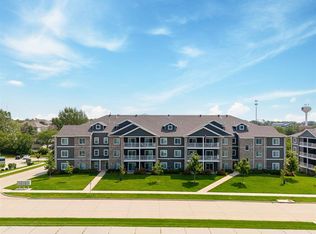2863 Spring Rose Cir APT 204, Coralville, IA 52241