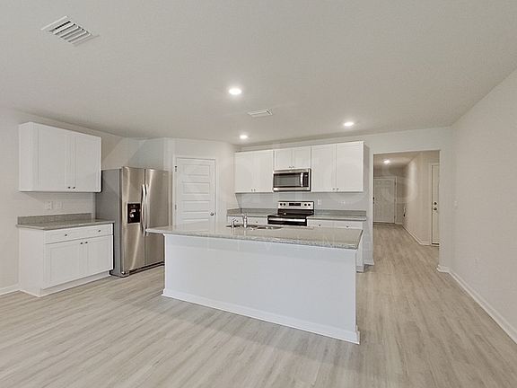 4th image of 409 Monarch Ln
