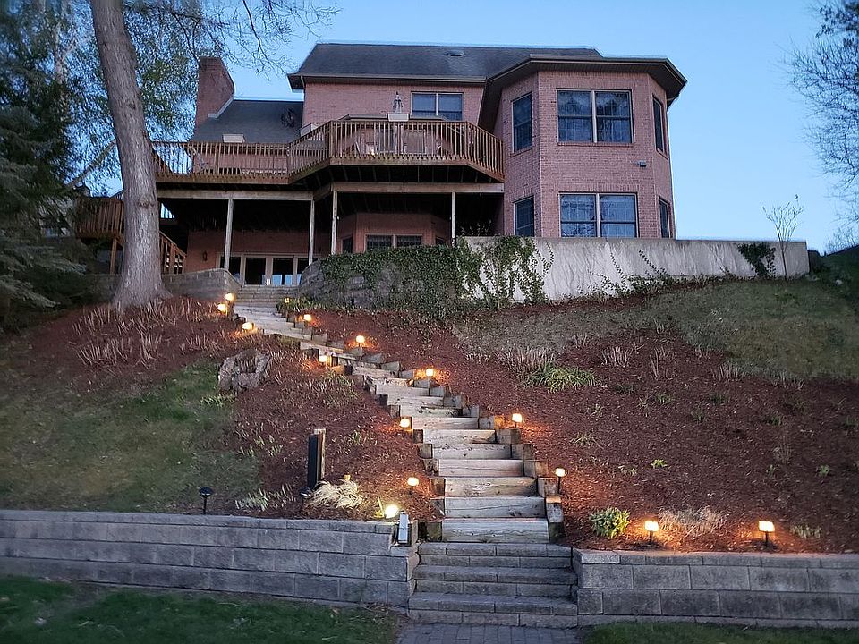 1st image of 294 Carpenter Dr