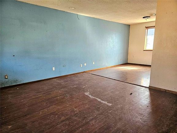 2nd image of 1208 E 8th St