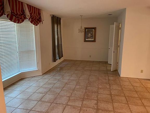 2nd image of 5120 Lake Shore Dr