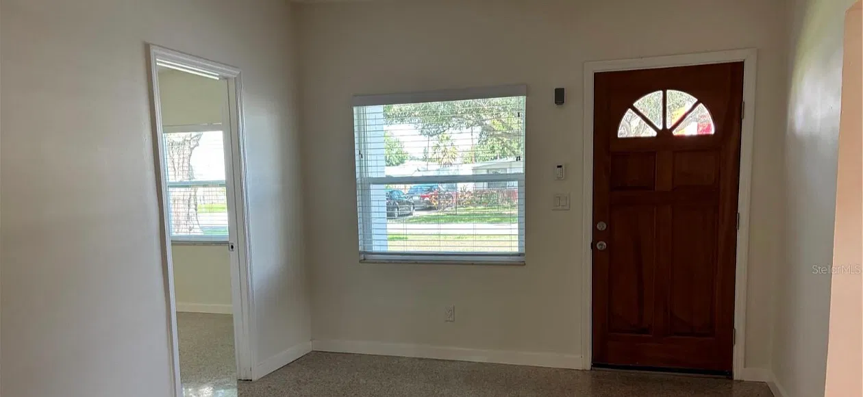3 bed, 1302 sqft, $3,200 — Photo 3