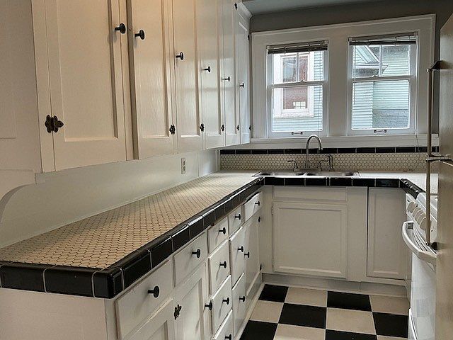 Unit 3 kitchen
