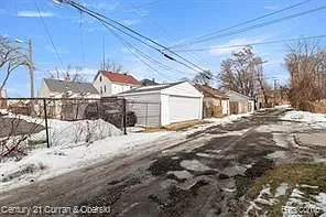 53 W Charlotte St — Photo 16