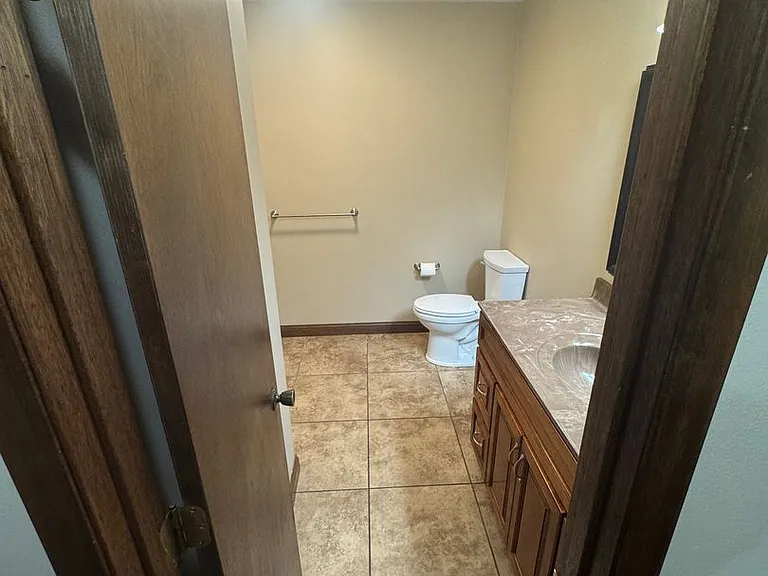 605 E Maplewood St — Photo 9