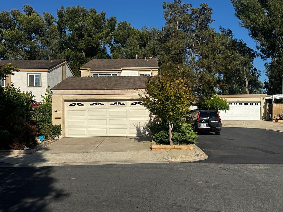 1st image of 71 Willow Tree Ln