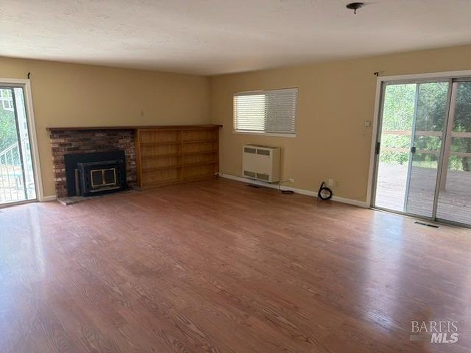 Apartment in Napa - More
