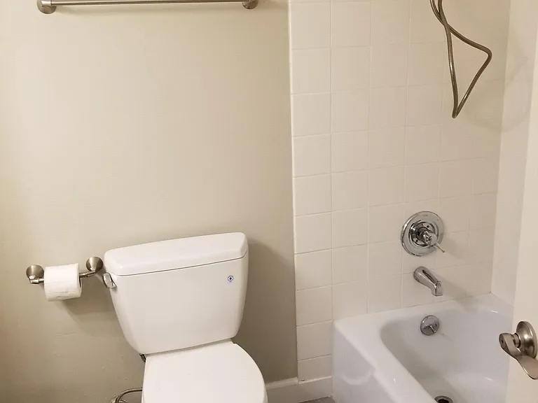 13100 NW Westlawn Ter — Photo 10