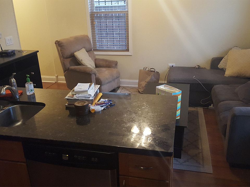 1st image of 1523 W Walton St APT 1F